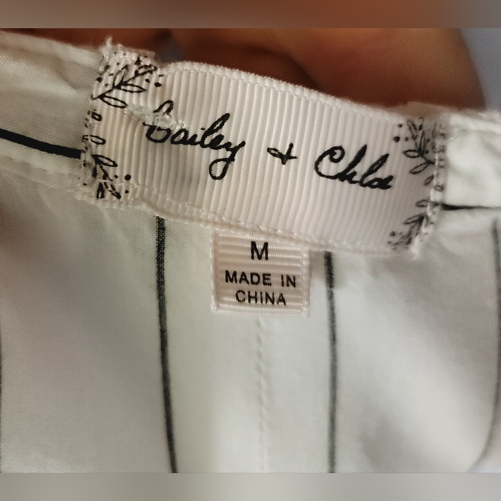 Boutique Bailey & Chloe top M - Picture 8 of 8